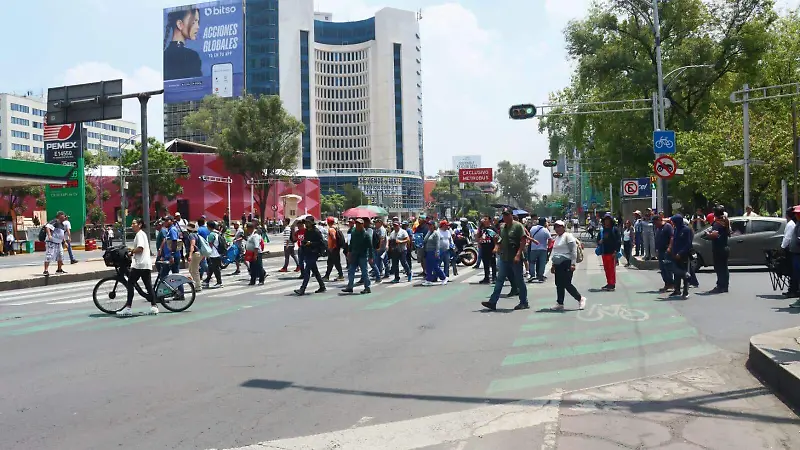 Bloquea la CNTE Reforma e Insurgentes